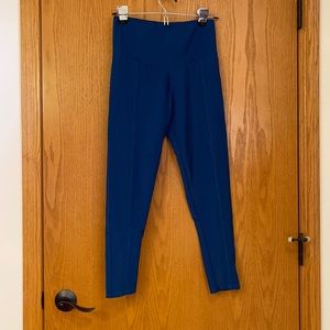 NWOT women’s Onzie ribbed leggings size M/L